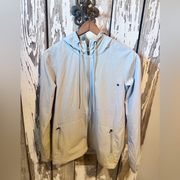 Vuori Outdoor Trainer Shell Jacket Platinum Size XS - Picture 2 of 10